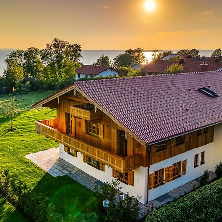 Graf Chiemo Suites - Direkt Am Chiemsee Mit Separatem Seezugang Chieming Exteriér fotografie