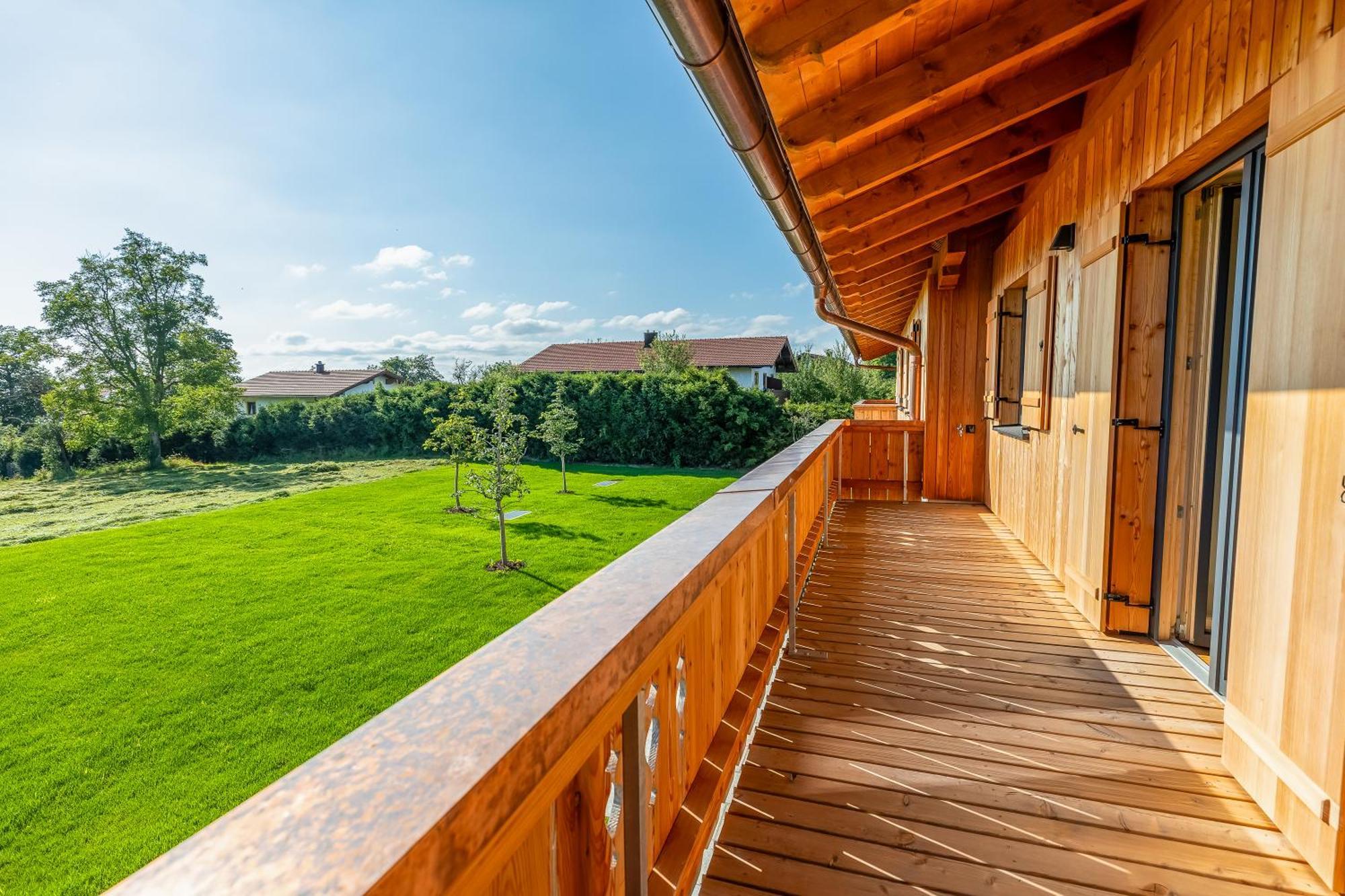 Graf Chiemo Suites - Direkt Am Chiemsee Mit Separatem Seezugang Chieming Exteriér fotografie