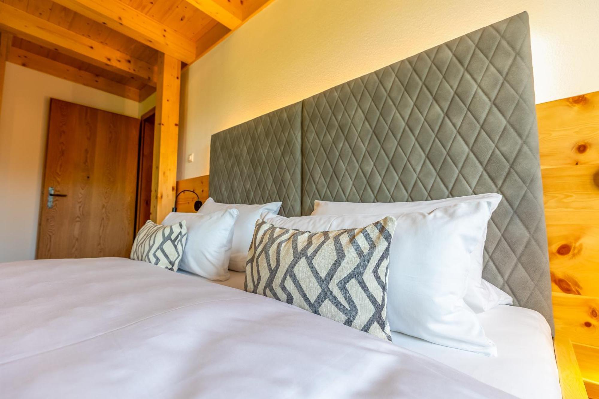 Graf Chiemo Suites - Direkt Am Chiemsee Mit Separatem Seezugang Chieming Exteriér fotografie