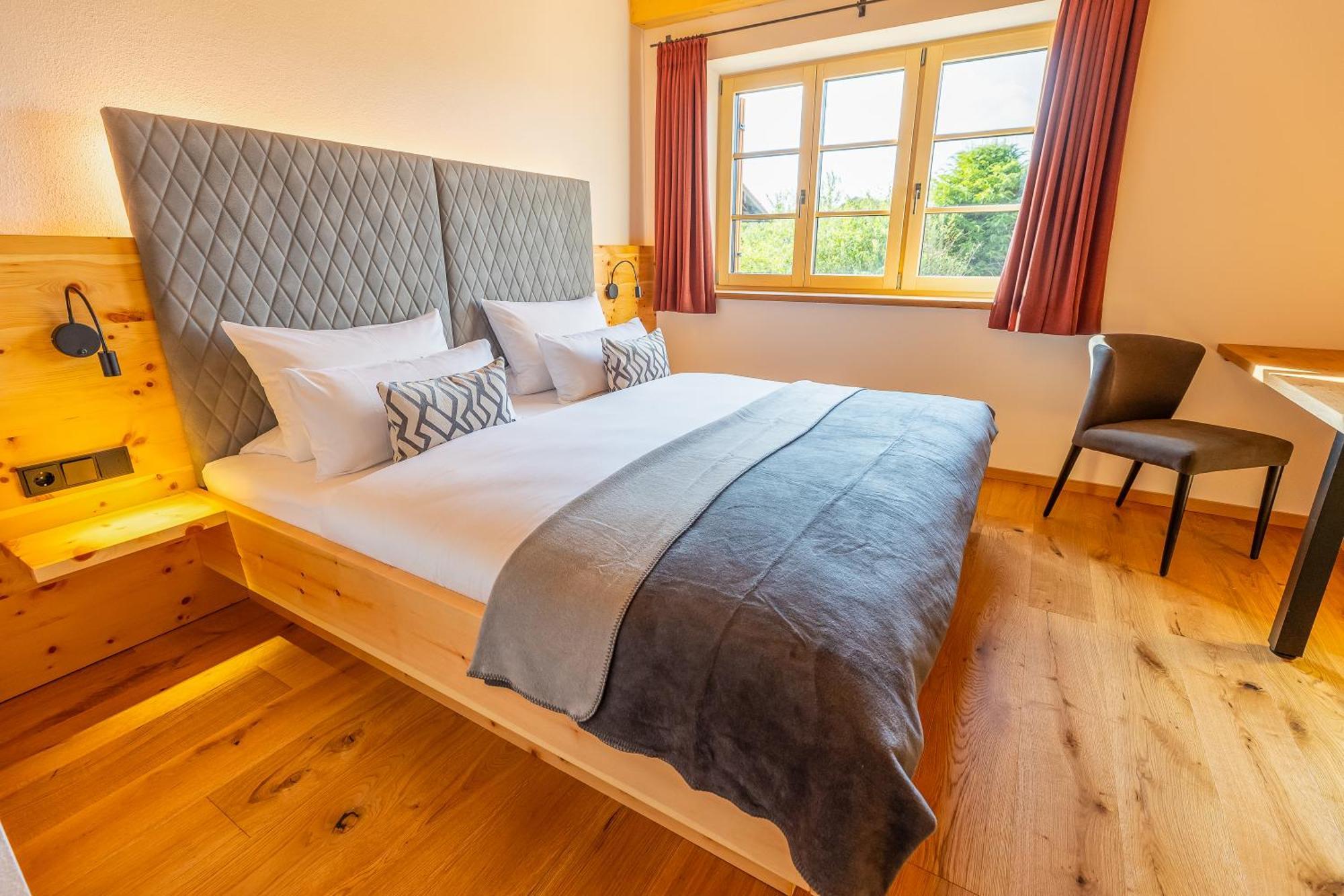 Graf Chiemo Suites - Direkt Am Chiemsee Mit Separatem Seezugang Chieming Exteriér fotografie