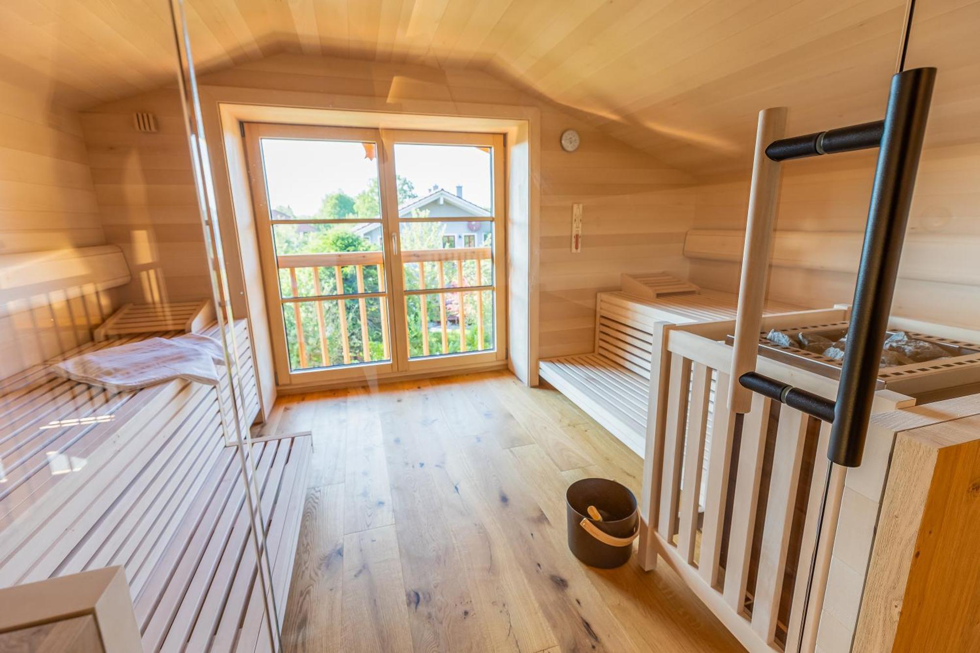 Graf Chiemo Suites - Direkt Am Chiemsee Mit Separatem Seezugang Chieming Exteriér fotografie