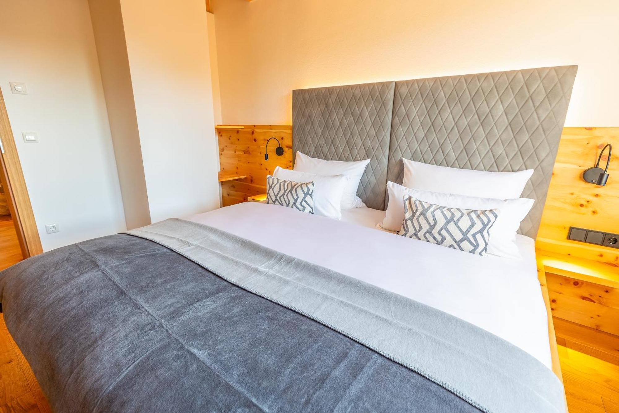 Graf Chiemo Suites - Direkt Am Chiemsee Mit Separatem Seezugang Chieming Exteriér fotografie