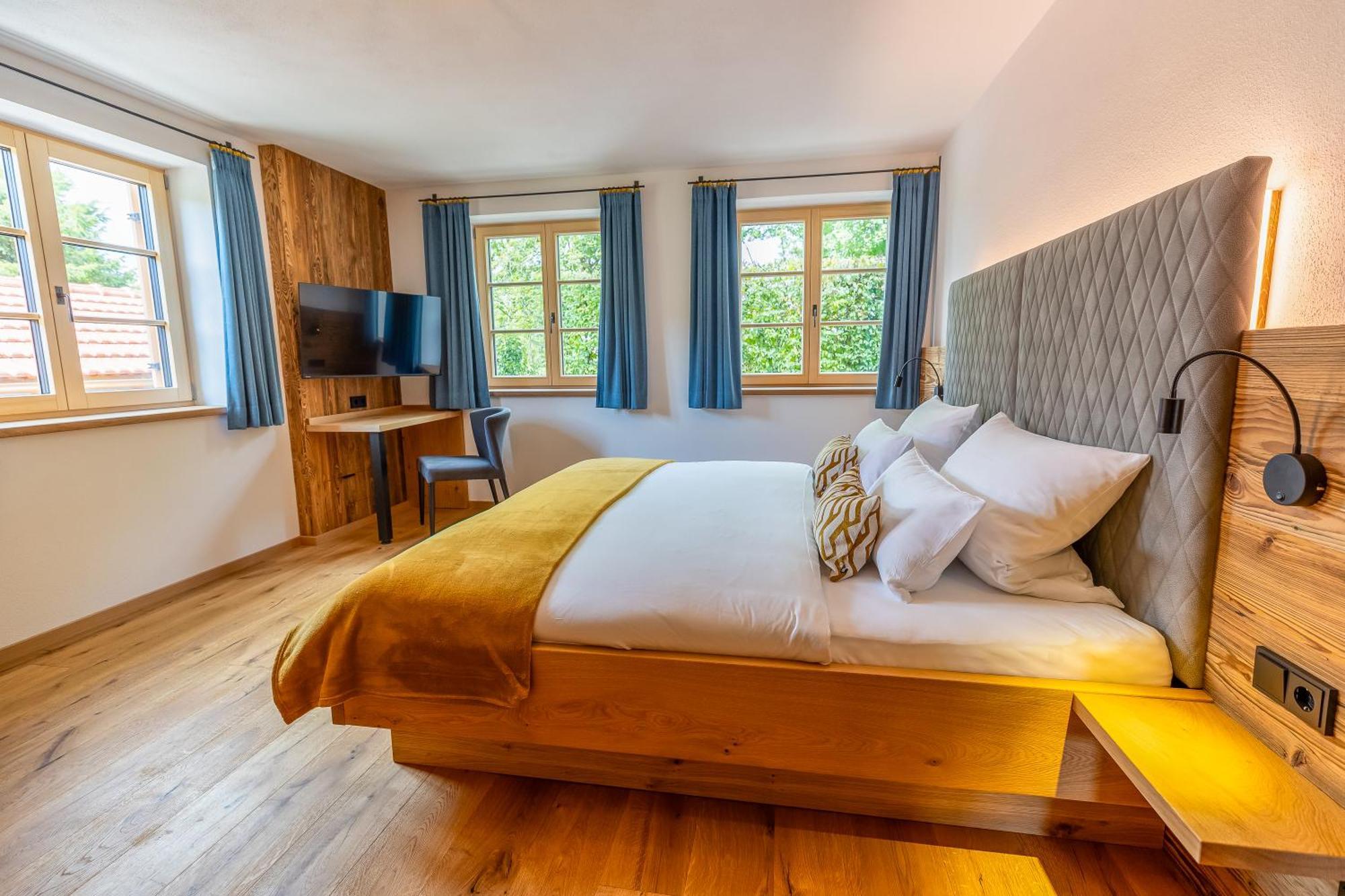 Graf Chiemo Suites - Direkt Am Chiemsee Mit Separatem Seezugang Chieming Exteriér fotografie