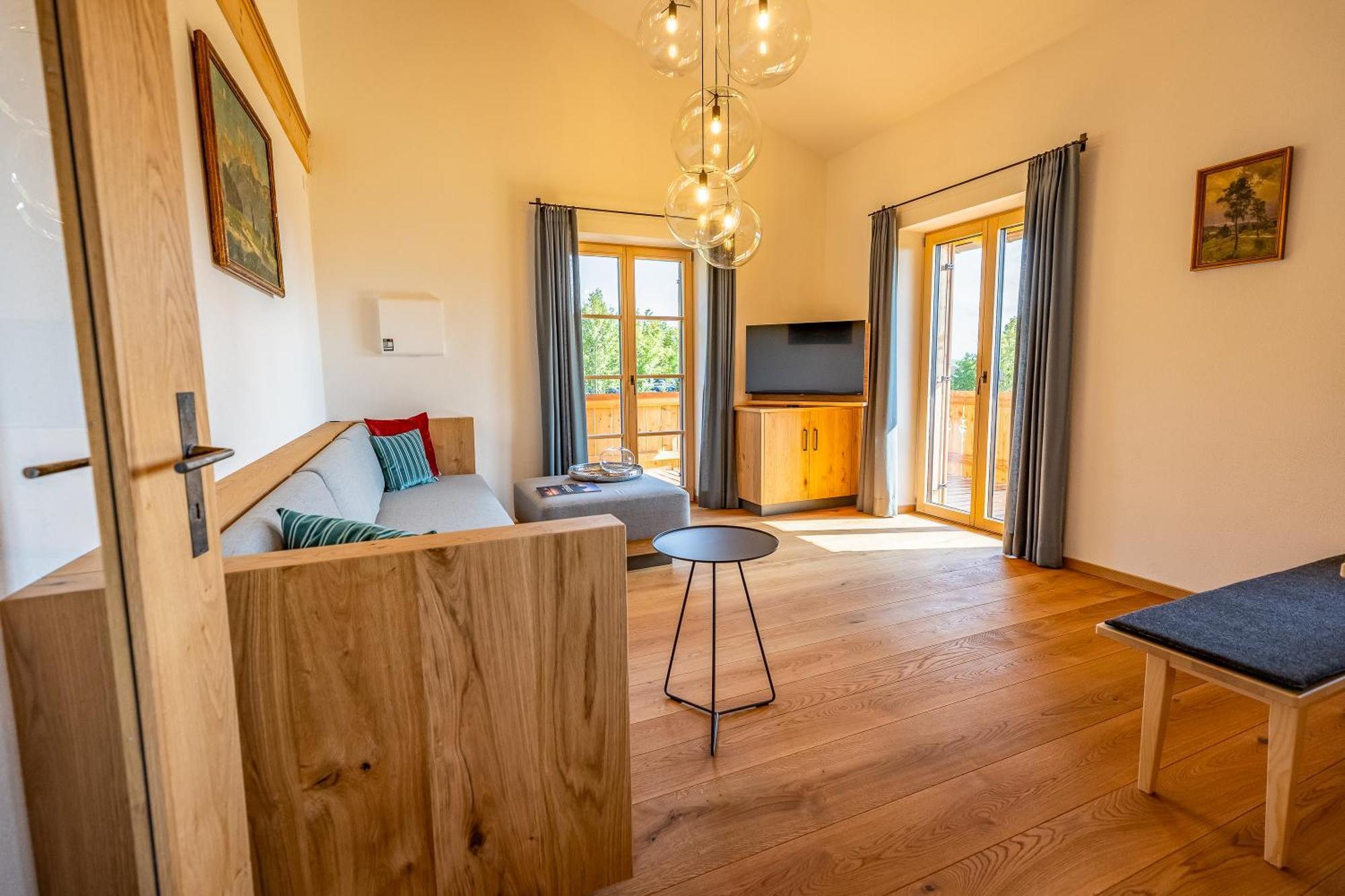 Graf Chiemo Suites - Direkt Am Chiemsee Mit Separatem Seezugang Chieming Exteriér fotografie