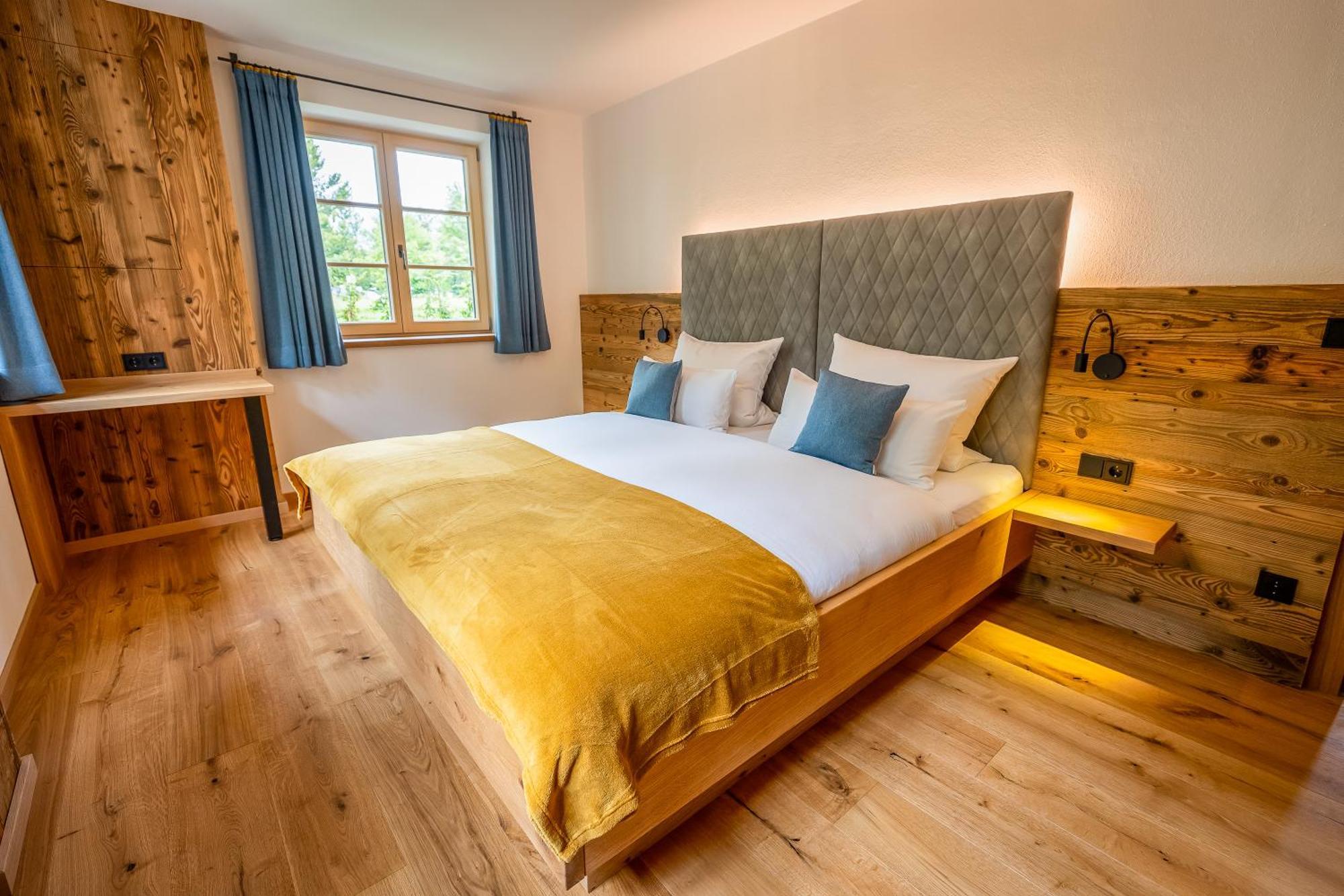 Graf Chiemo Suites - Direkt Am Chiemsee Mit Separatem Seezugang Chieming Exteriér fotografie
